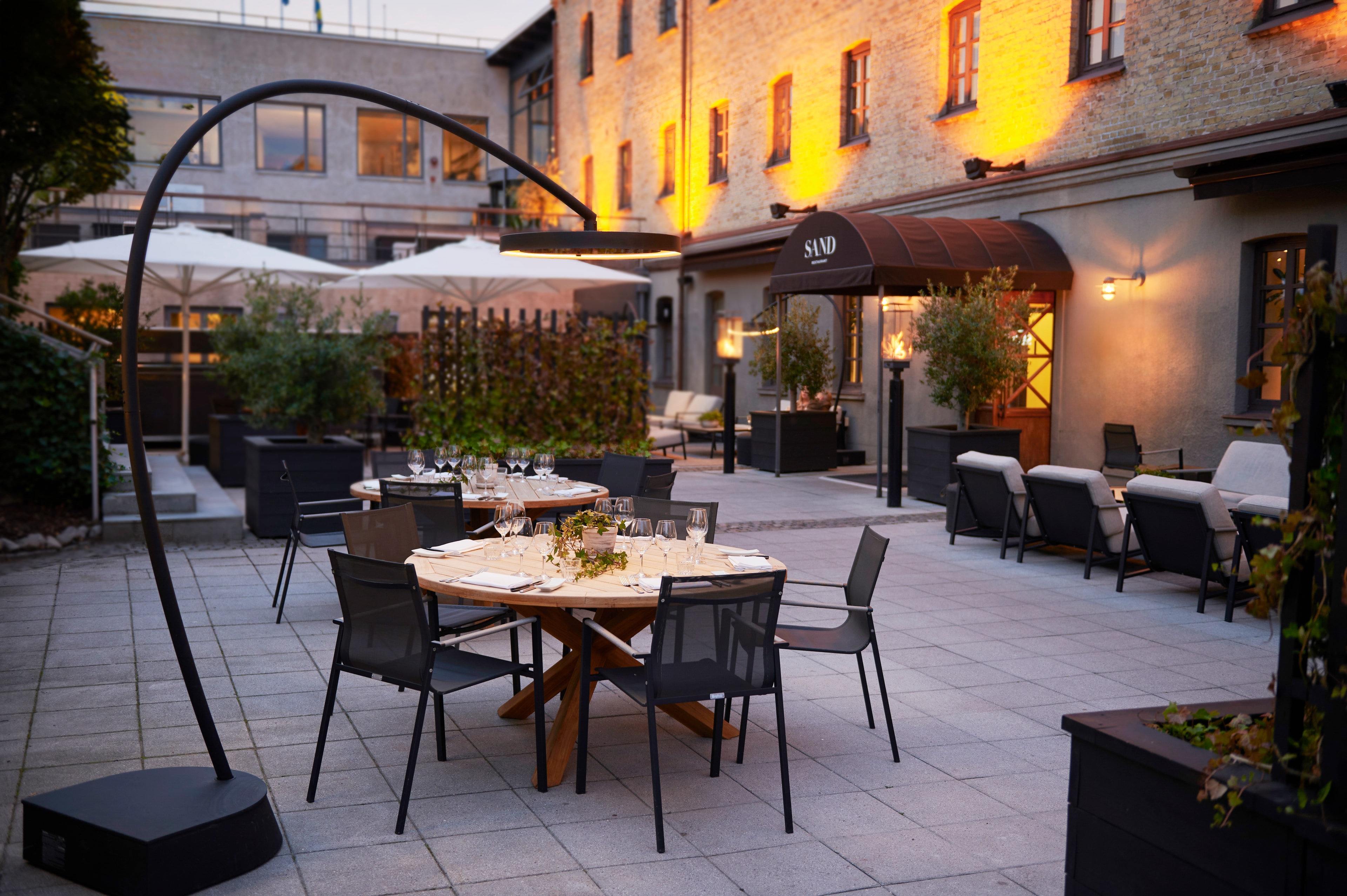 Hotel Skansen terrace installation